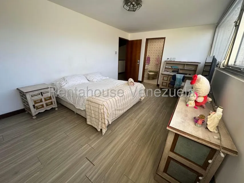 Casa (Multipes Niveles) en Venta en Prados del Este, Distrito Metropolitano - 48