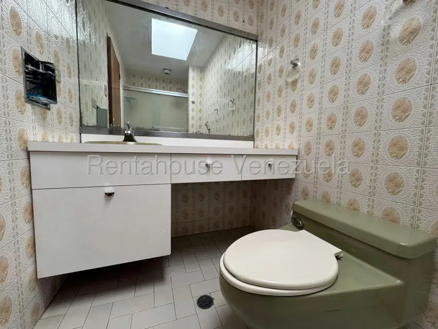 Casa (Multipes Niveles) en Venta en Prados del Este, Distrito Metropolitano - 50
