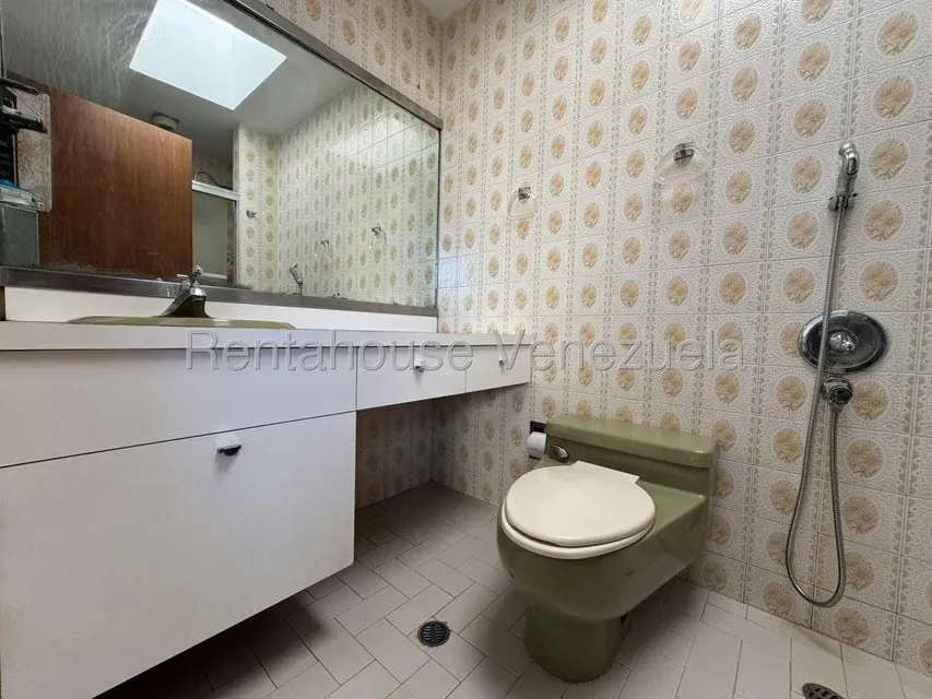Casa (Multipes Niveles) en Venta en Prados del Este, Distrito Metropolitano - 51