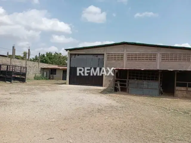 Venta de galpón con terreno en Cabudare