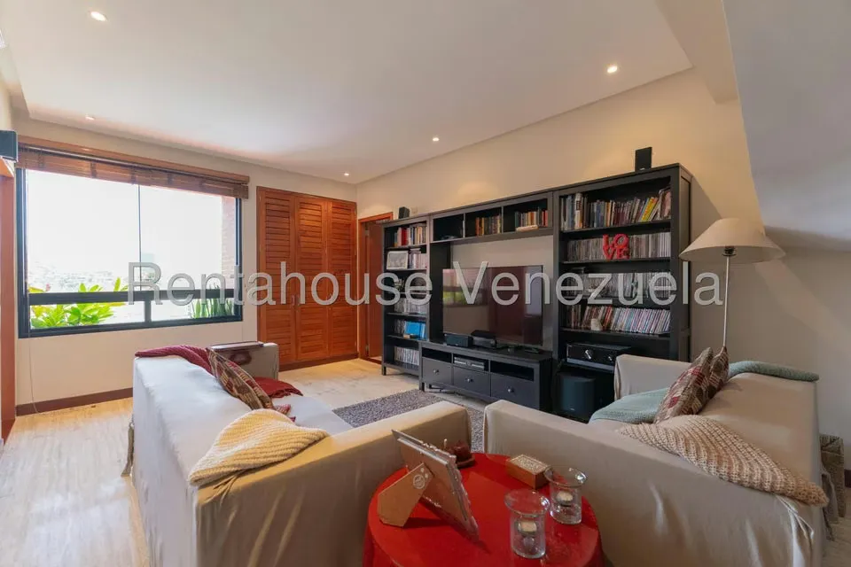 Apartamento (Penthouse) en Venta en Colinas de Valle Arriba, Distrito Metropolitano - 19