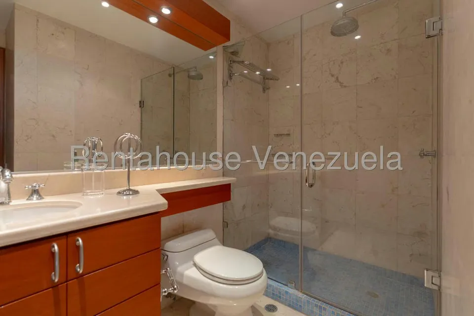 Apartamento (Penthouse) en Venta en Colinas de Valle Arriba, Distrito Metropolitano - 37