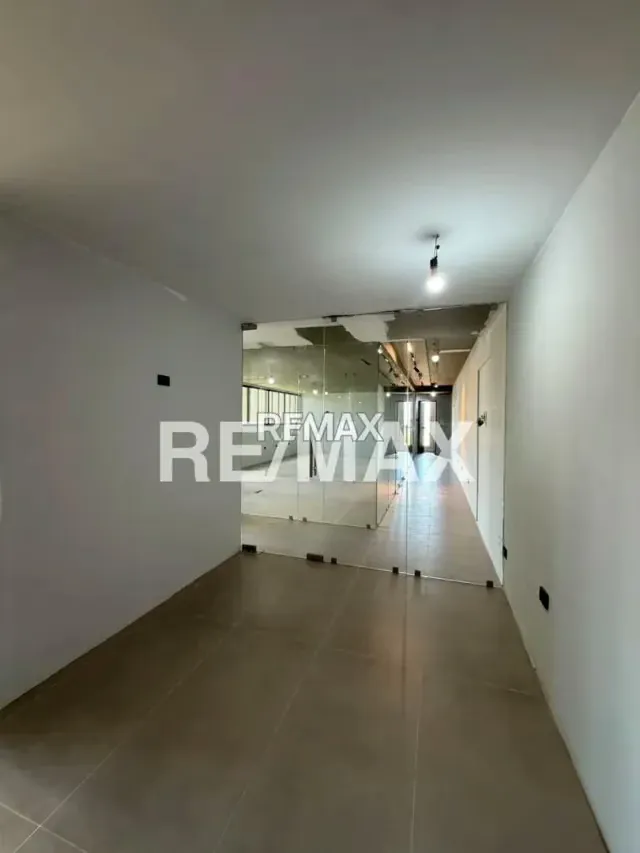 En Venta Oficina en el C.C. Montielco - 5