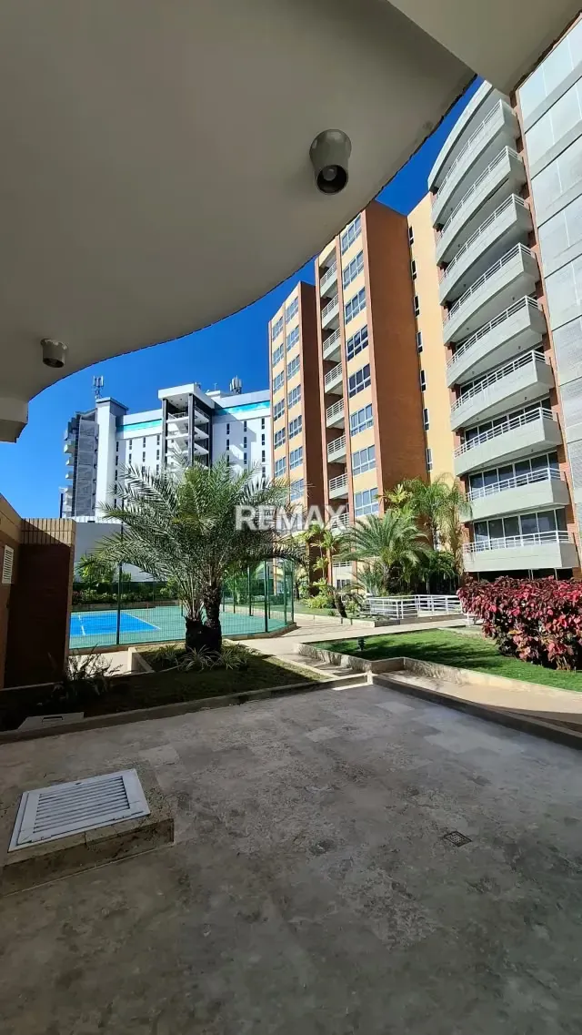 Apartamento En Venta De Lujo Con Diseño Moderno En La Isla De Margarita - Frente Al Downtown. - 11