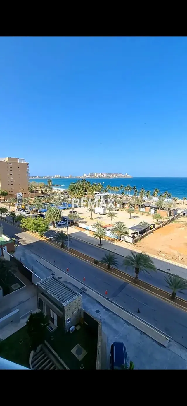 Apartamento En Venta De Lujo Con Diseño Moderno En La Isla De Margarita - Frente Al Downtown. - 9