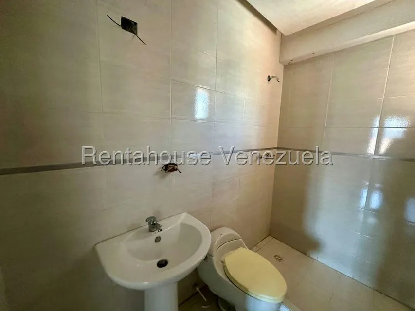 Apartamento (1 Nivel) en Alquiler en Del Este, Lara - 23