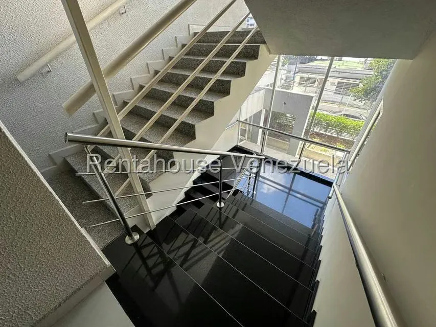 Apartamento (1 Nivel) en Alquiler en Del Este, Lara - 28