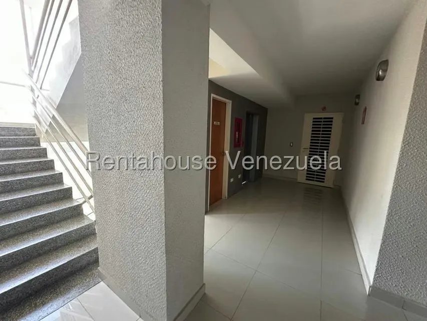 Apartamento (1 Nivel) en Alquiler en Del Este, Lara - 37