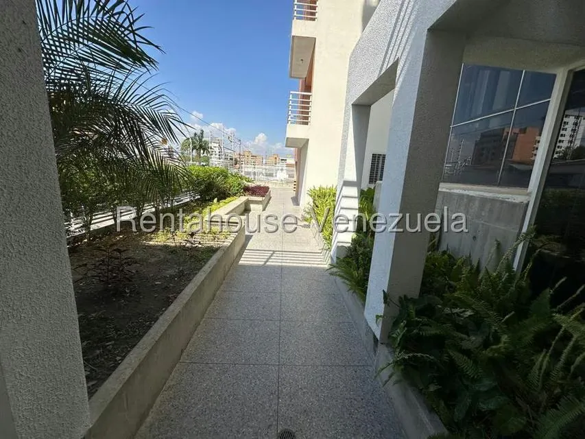 Apartamento (1 Nivel) en Alquiler en Del Este, Lara - 40