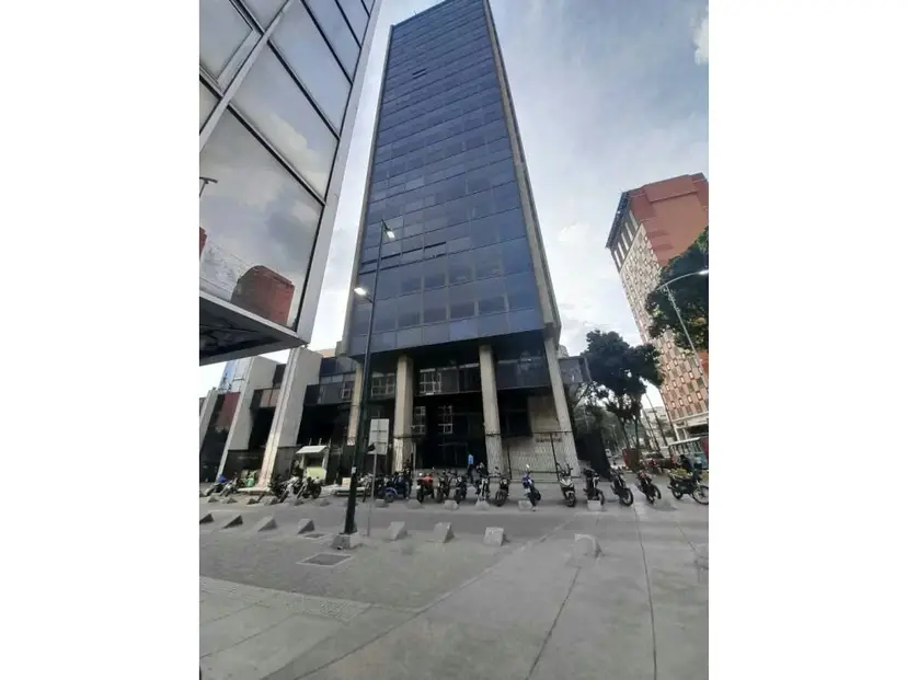 Vendo oficina 384m2 El Recreo 9367