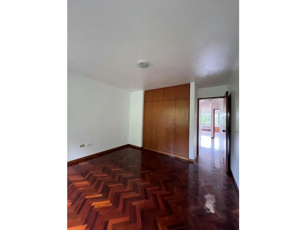 Vendo apartamento 238m2 La Lagunita 0648 - 9