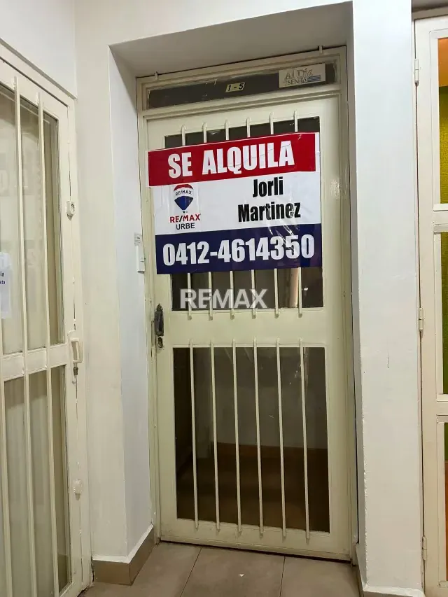 EN ALQUILER OFICINA EN C.C LALIN EN PREBO - 8