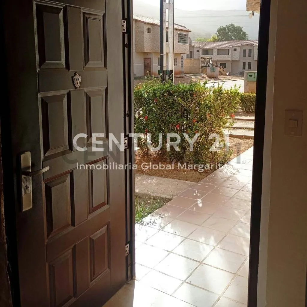 Inmobiliaria global Margarita ofrece para la Venta TH, en el valle - 13