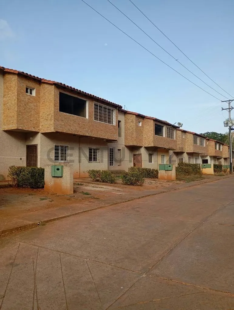 Inmobiliaria global Margarita ofrece para la Venta TH, en el valle - 16