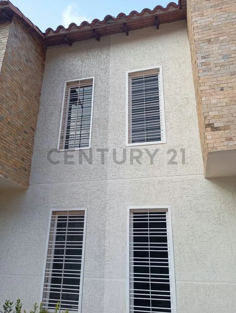 Inmobiliaria global Margarita ofrece para la Venta TH, en el valle - 20