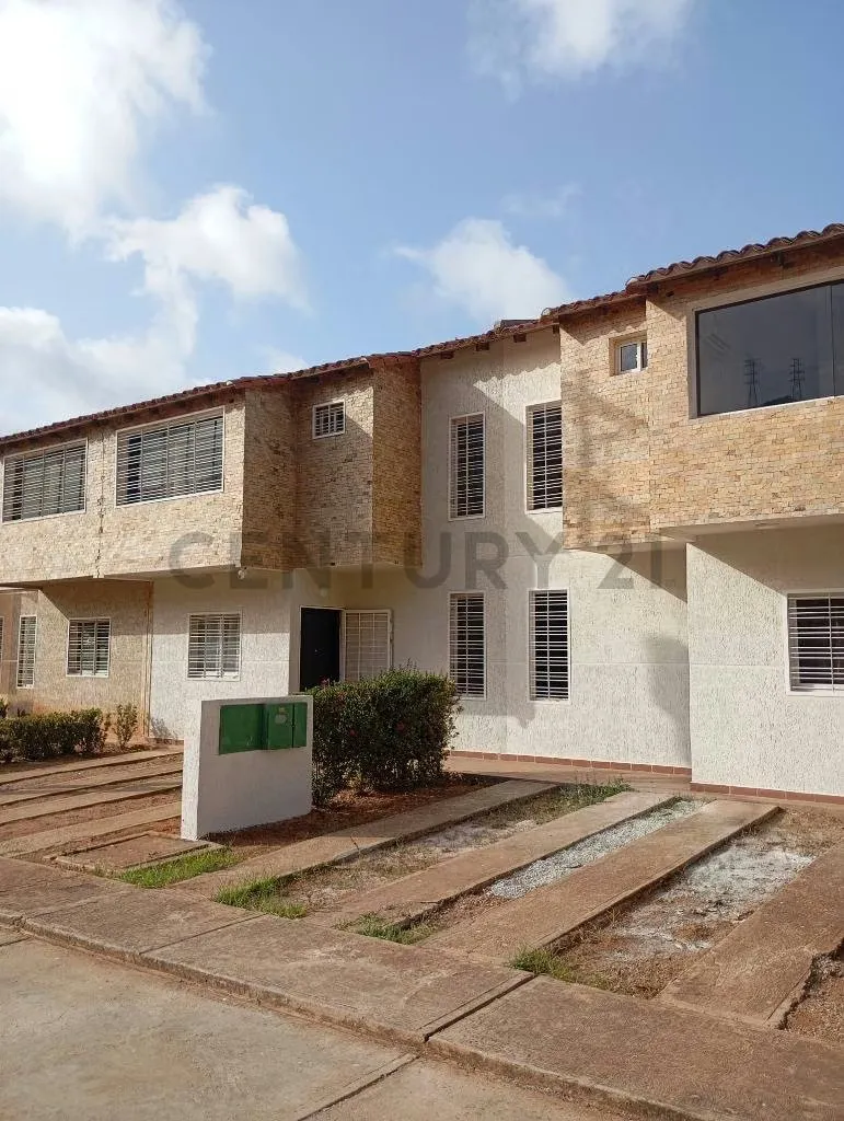 Inmobiliaria global Margarita ofrece para la Venta TH, en el valle - 27