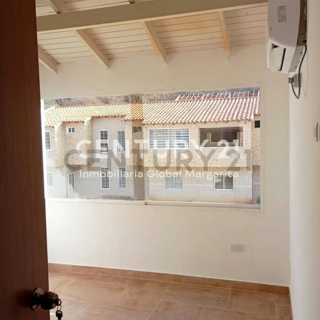 Inmobiliaria global Margarita ofrece para la Venta TH, en el valle - 5
