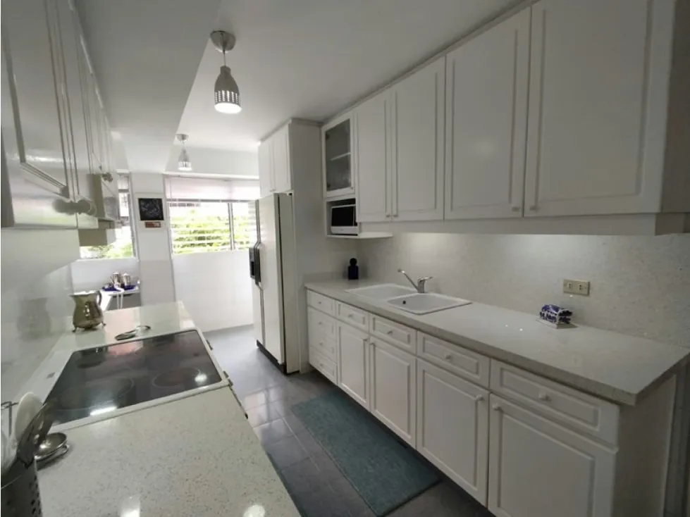 Vendo apartamento 196m2 Los Naranjos 0858 - 8