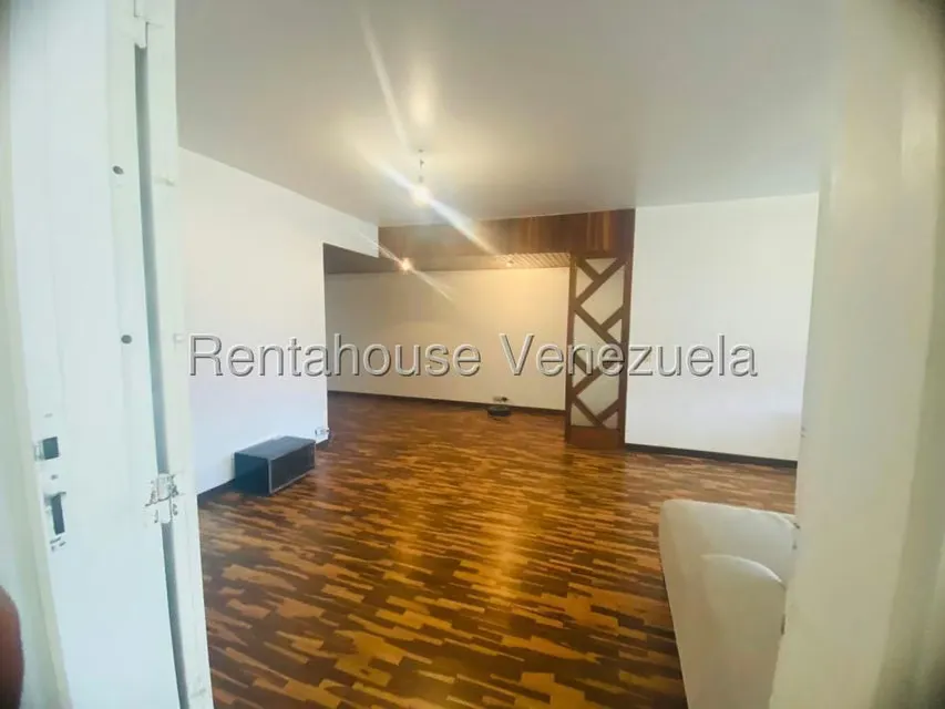 Apartamento (1 Nivel) en Venta en Los Samanes, Distrito Metropolitano - 3