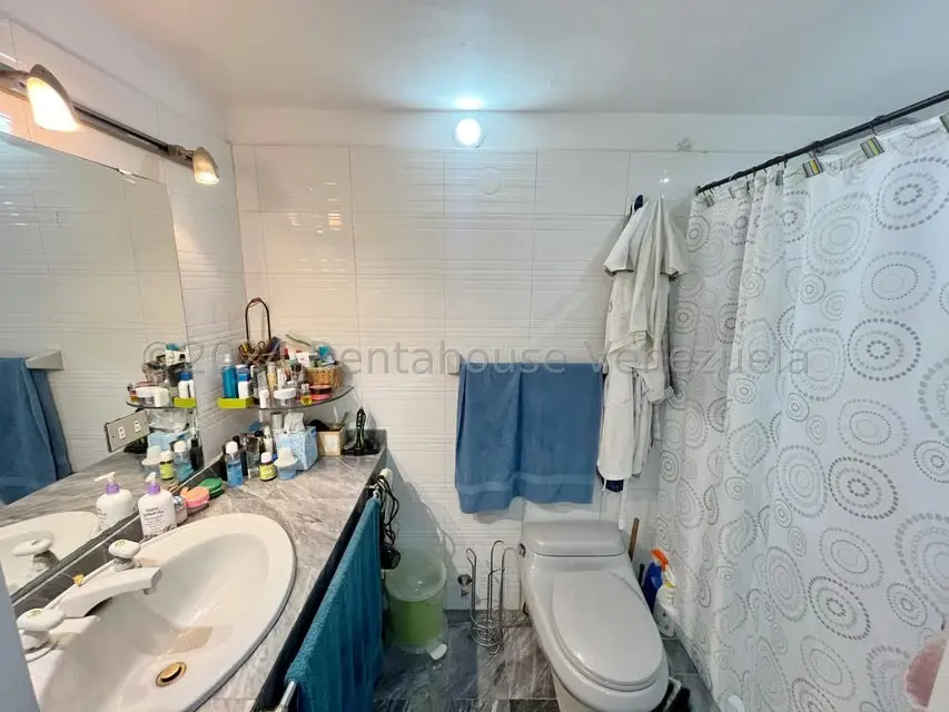 Casa (Multipes Niveles) en Venta en Oripoto, Distrito Metropolitano - 32