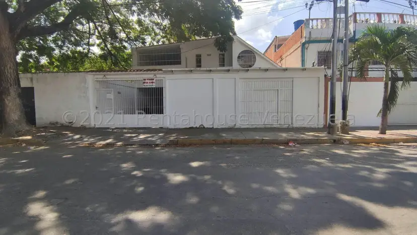 Casa (Multipes Niveles) en Venta en Los Nisperos, Aragua