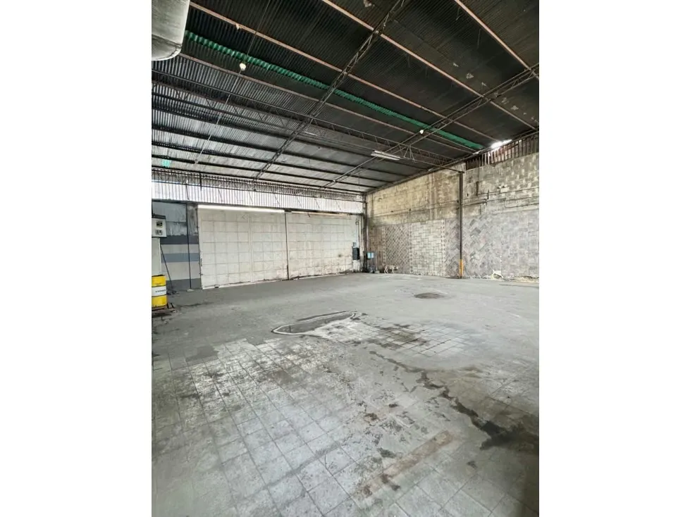 En Venta Galpon Comercial Av. Nueva Granada. Libertador - Caracas - 9