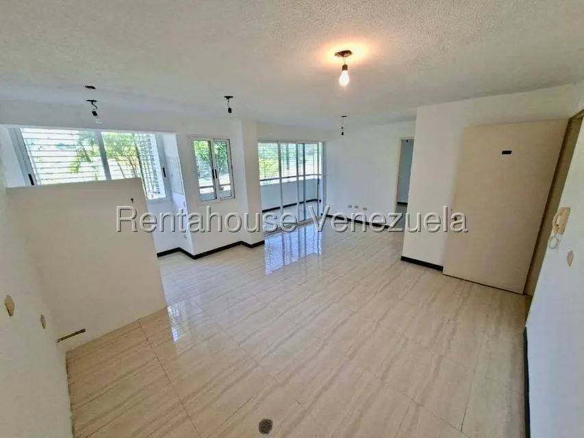Apartamento (1 Nivel) en Venta en Bosques de la Lagunita, Distrito Metropolitano - 2