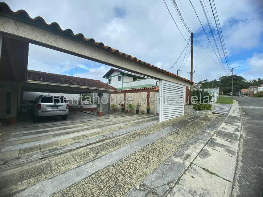Casa (Multipes Niveles) en Venta en Club de Campo, Miranda