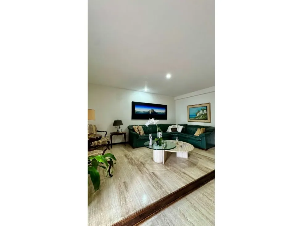 Vendo apartamento 240m2 La Trinidad Monterrey 4955 - 4