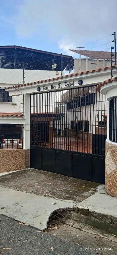 VENTA DE TOWNHOUSE SECTOR LAGUNETICA LOS TEQUES
