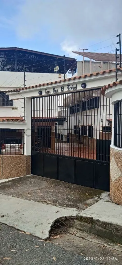 VENTA DE TOWNHOUSE SECTOR LAGUNETICA LOS TEQUES