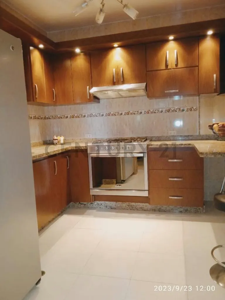 VENTA DE TOWNHOUSE SECTOR LAGUNETICA LOS TEQUES - 12