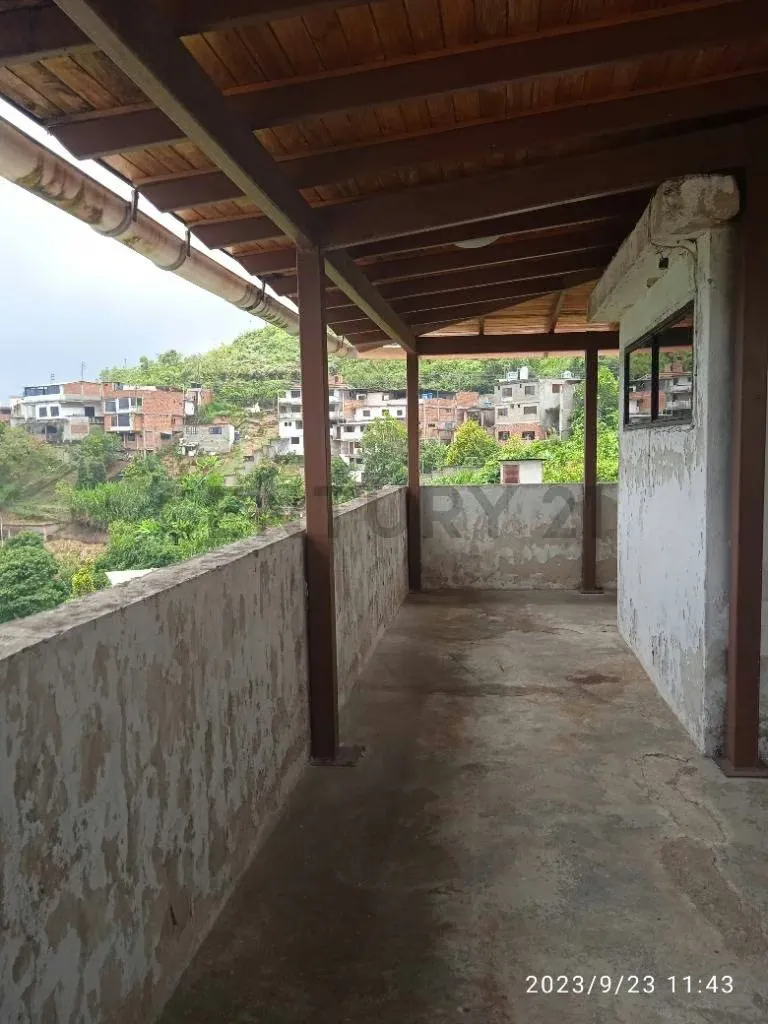 VENTA DE TOWNHOUSE SECTOR LAGUNETICA LOS TEQUES - 30