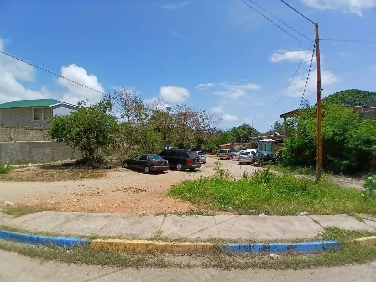 Terreno en Autopista El Valle - Porlamar | Ideal para Desarrollos Urbanísticos - 2