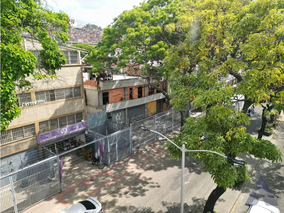 Vendo edificio comercial 780m2 Av. Roosevelt 0736