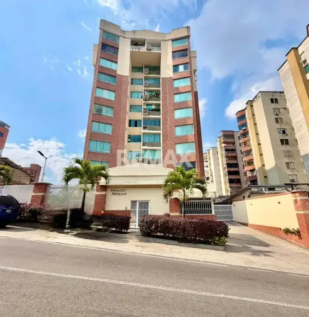 Apartamento en venta Residencias Palazzo Abruzzo. Avenida principal de Pueblo Nuevo.