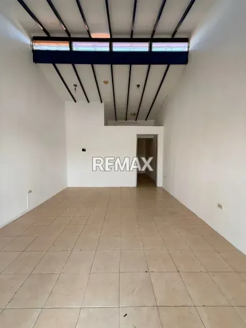 Local en Venta 36 Mts Centro comercial la Piedad Norte - 2