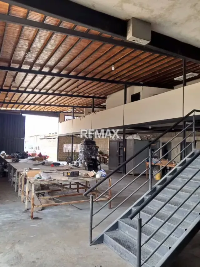 Se alquila galpon de 600 m² de Nave en zona industrial I - 4