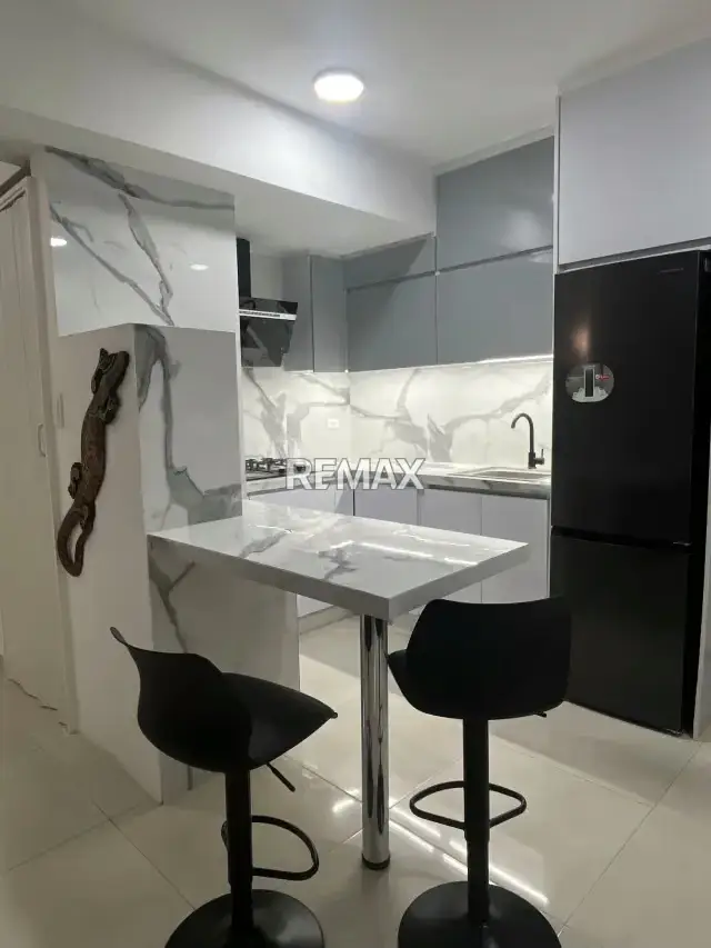 ALQUILER DE APARTAMENTO TRIGALEÑA ALTA PLANTA 100% Y POZO LA CORUÑA