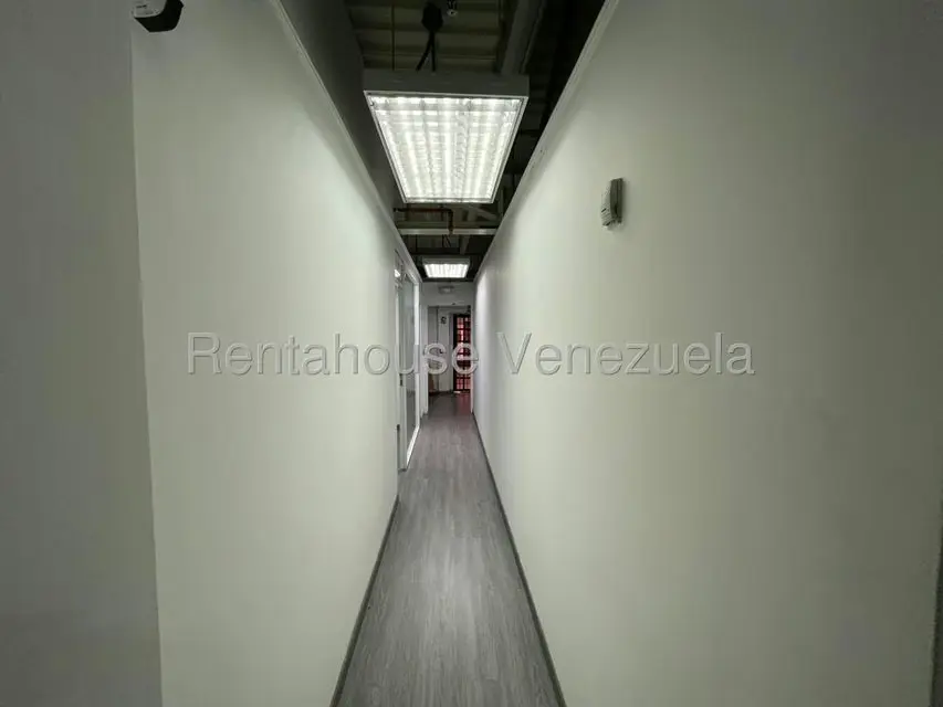 Oficina en Alquiler en La Campiña, Distrito Metropolitano - 2