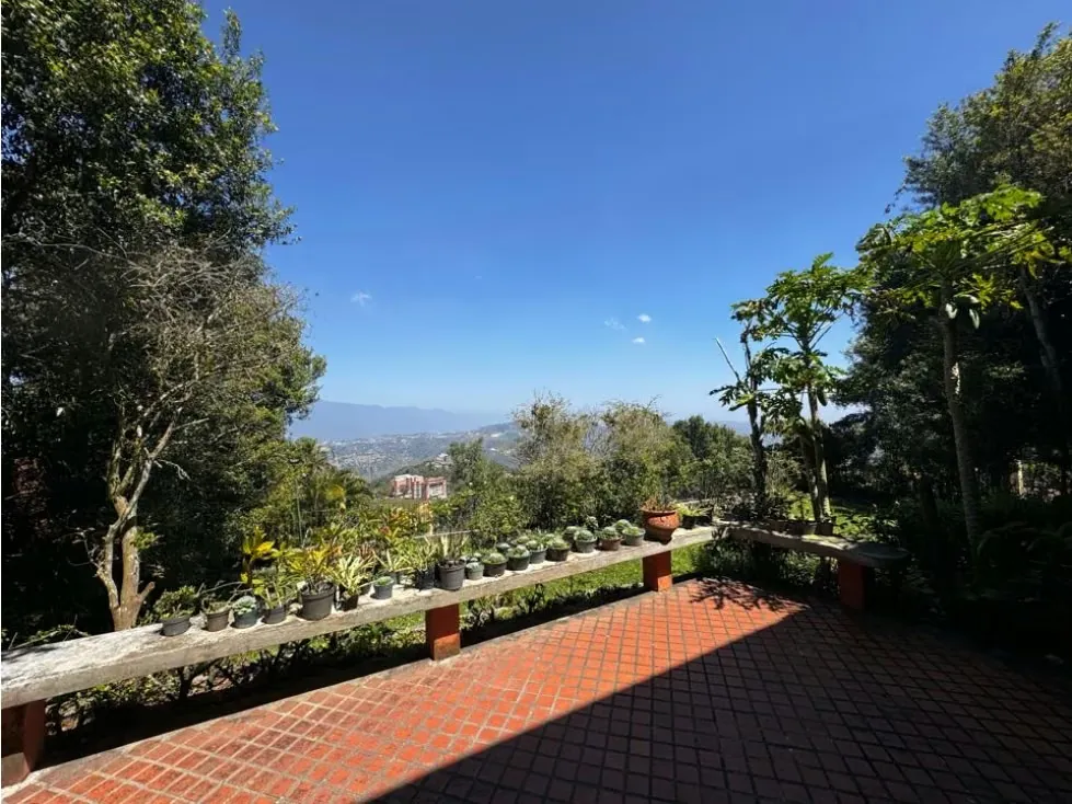 Se vende casa 850m2 La Lagunita 0581 - 24