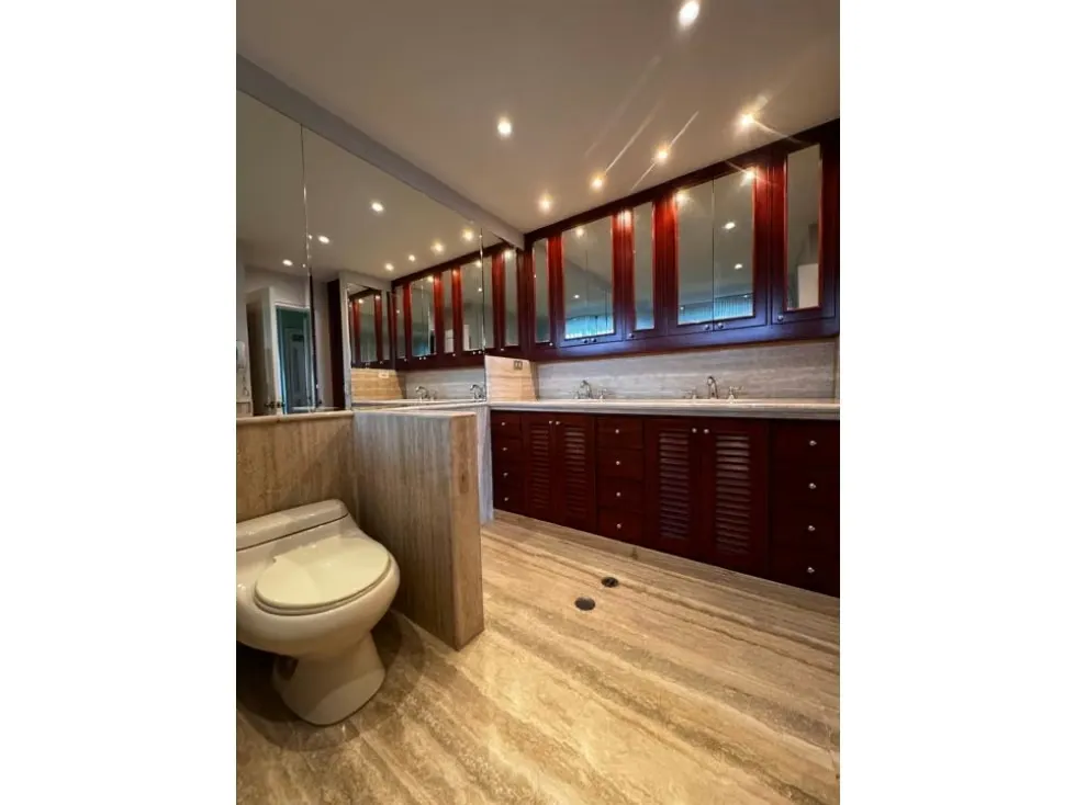 Se vende casa 850m2 La Lagunita 0581 - 34