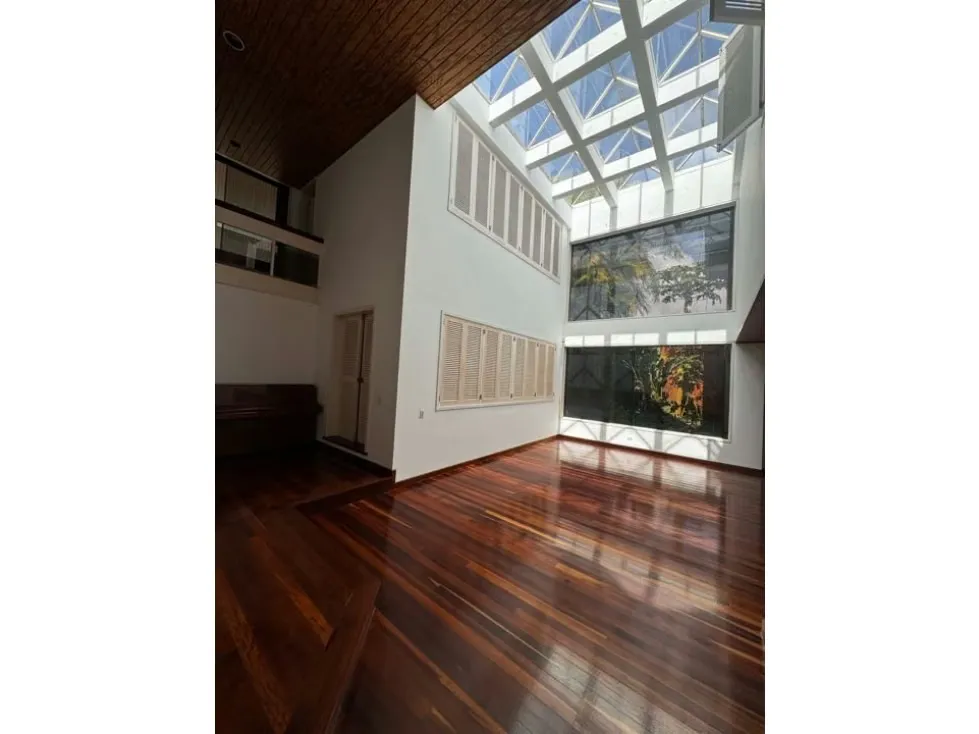 Se vende casa 850m2 La Lagunita 0581 - 7
