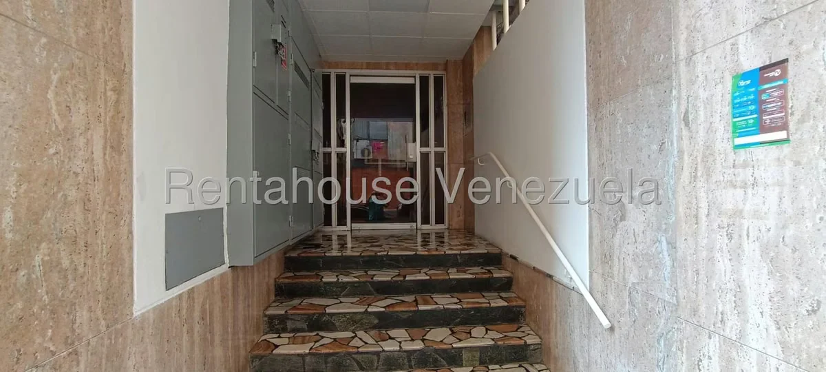 Apartamento (1 Nivel) en Venta en Colinas de Bello Monte, Distrito Metropolitano - 2