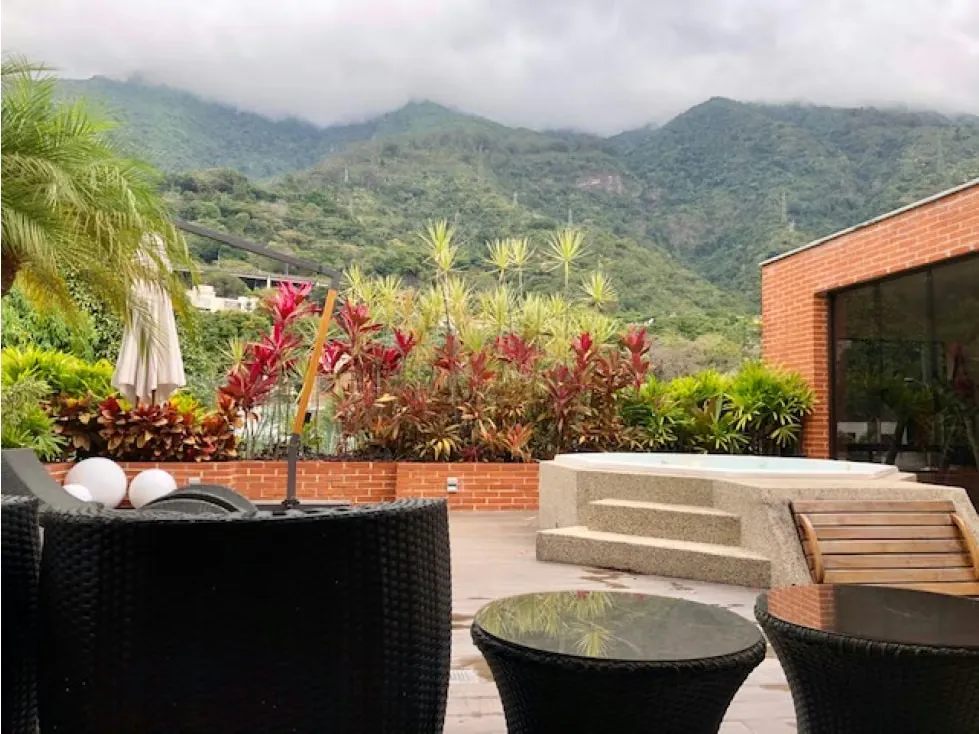 En venta, impecable PH parte alta de Los Palos Grandes - 12