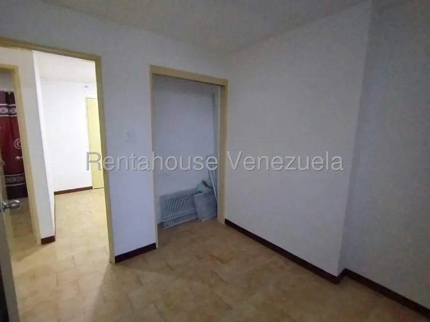 Apartamento (1 Nivel) en Venta en Parroquia La Candelaria, Distrito Metropolitano - 14