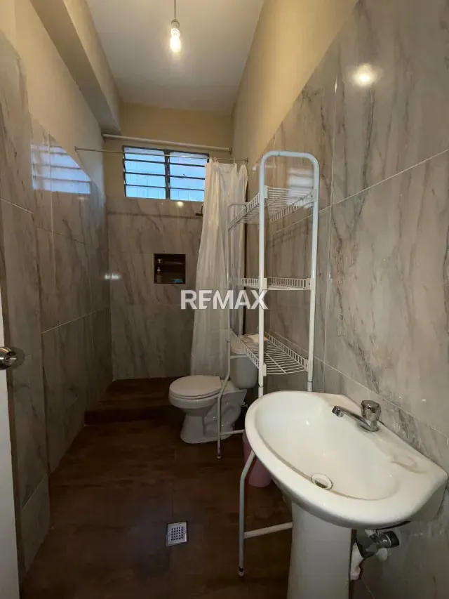 Se vende apartamento en Urb la esperanza - 12