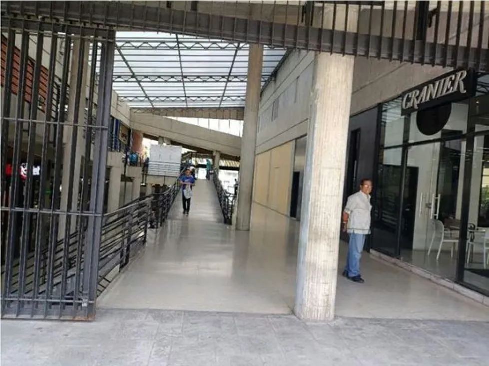 Se Alquila Local Comercial de 130 m2 en Santa Monica - 2