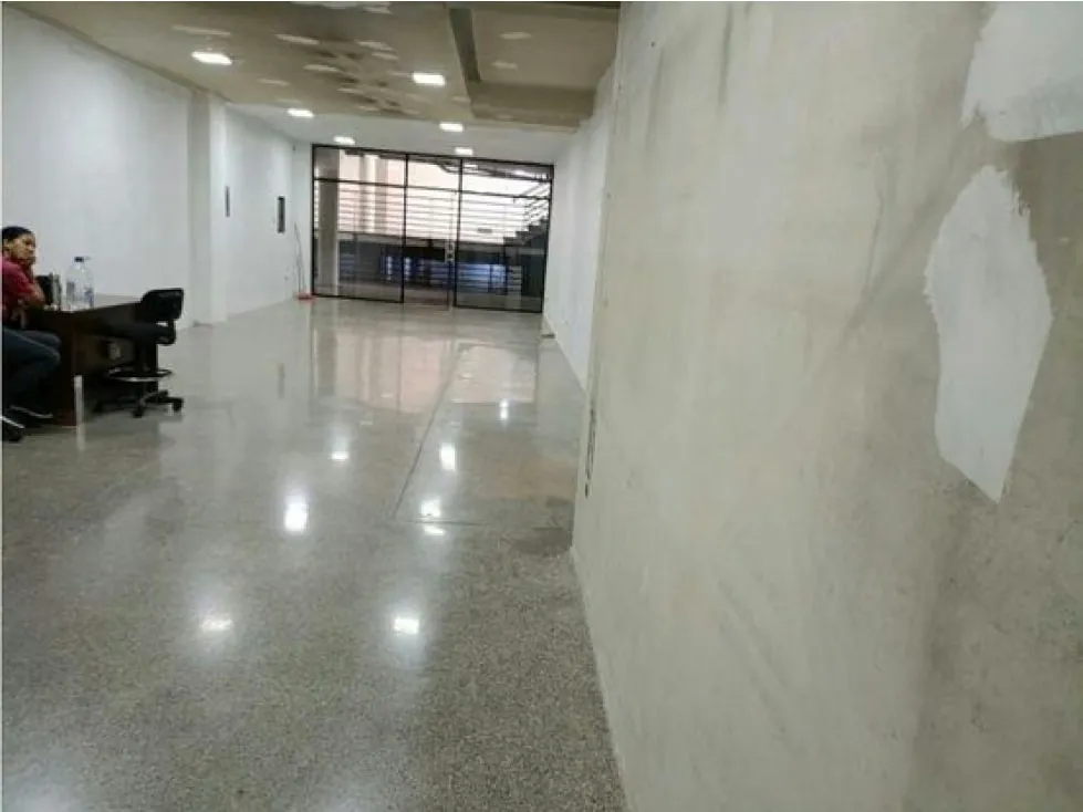 Se Alquila Local Comercial de 130 m2 en Santa Monica - 4
