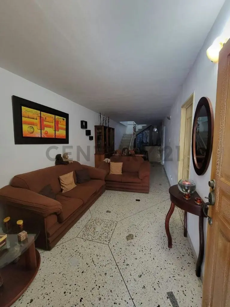 Venta de Quinta en Urbanización El Remanso San Diego - 3